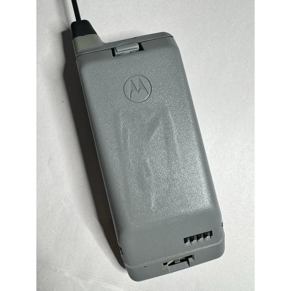 Vintage Motorola Piper Flip Cell Phone. No Charger, Untested.